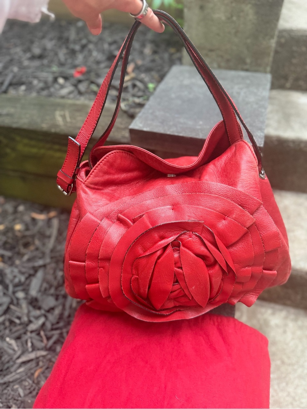 Stunning leather Valentino Garavani Red Floral Appliqué Shoulder Bag